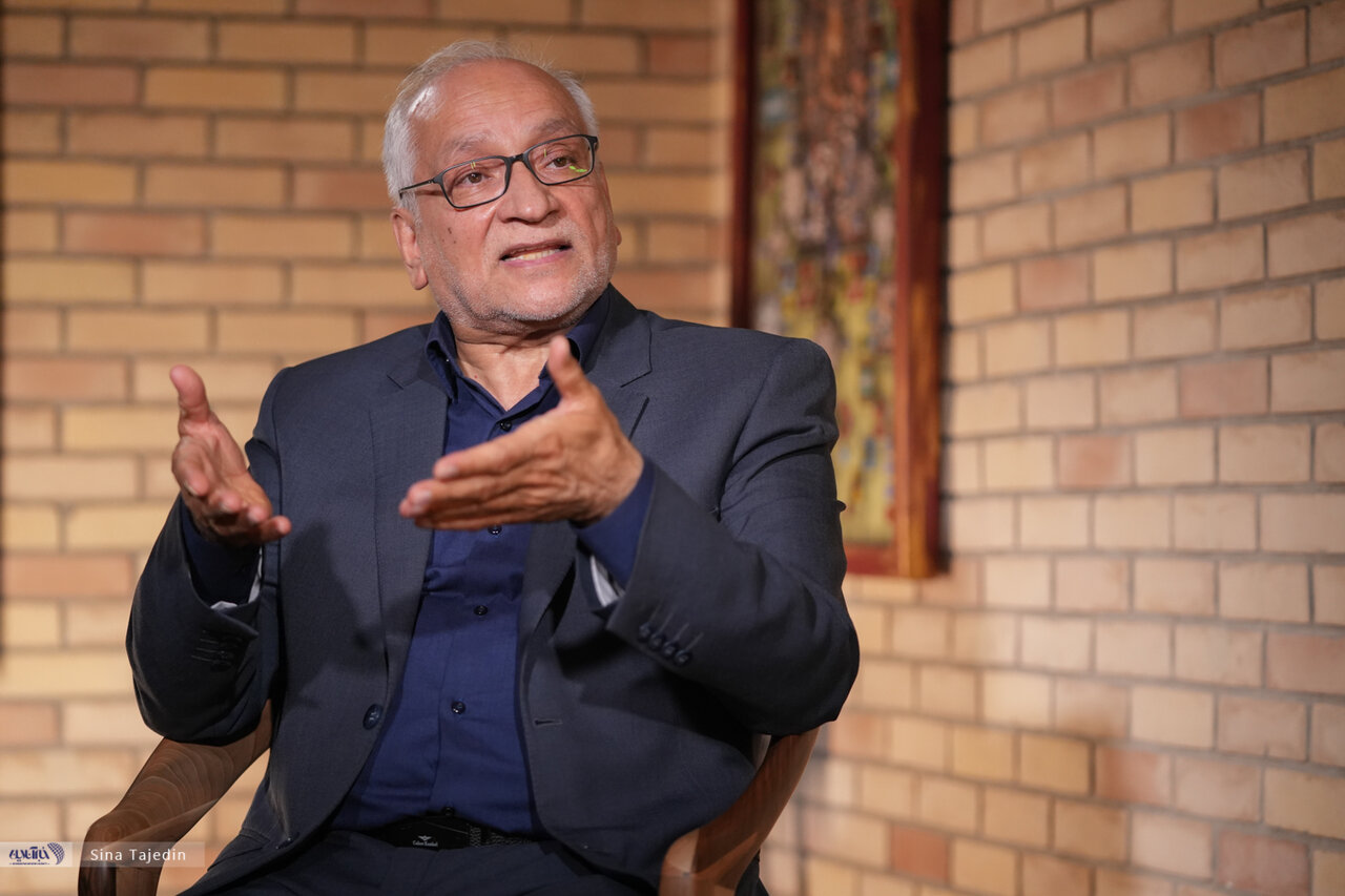 ببینید| مرعشی قرار نیست اداره مملکت را به گروه حسین شریعتمداری بدهیم چون اکثریت نیستند