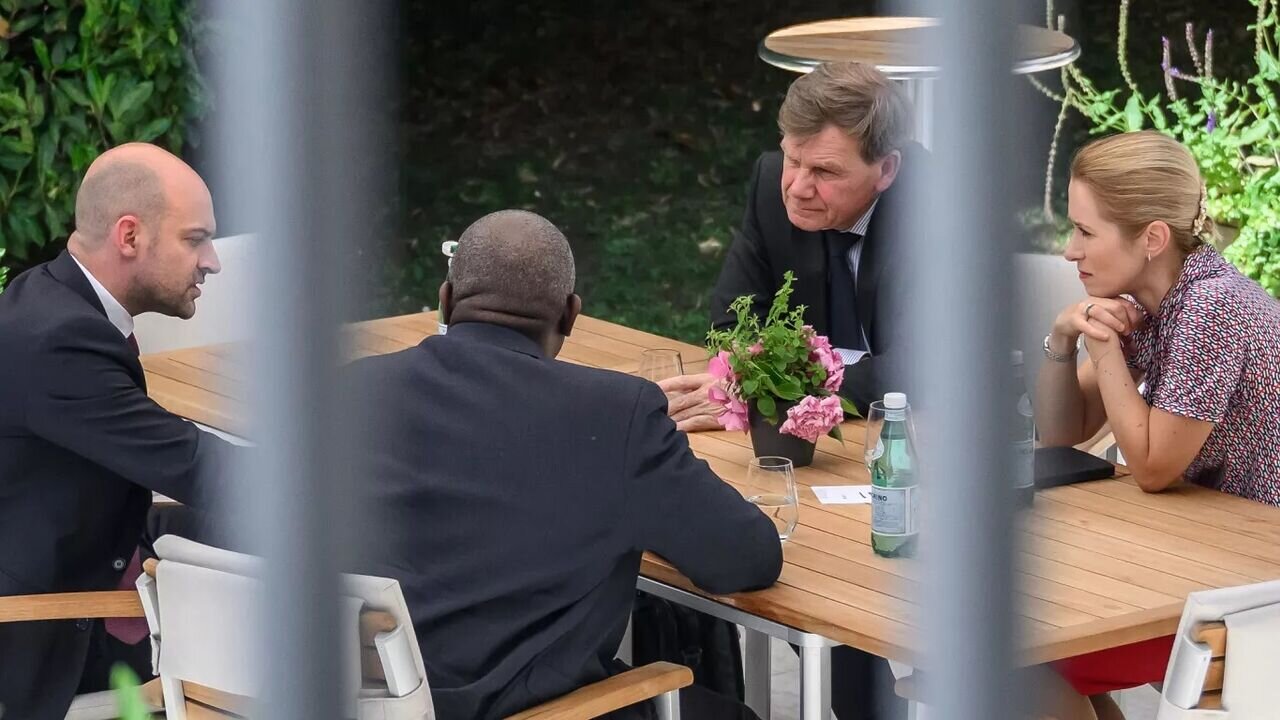 وال استریت ژورنال: اروپا تعویق فعال‌سازی مکانیسم ماشه علیه ایران را مشروط کرد