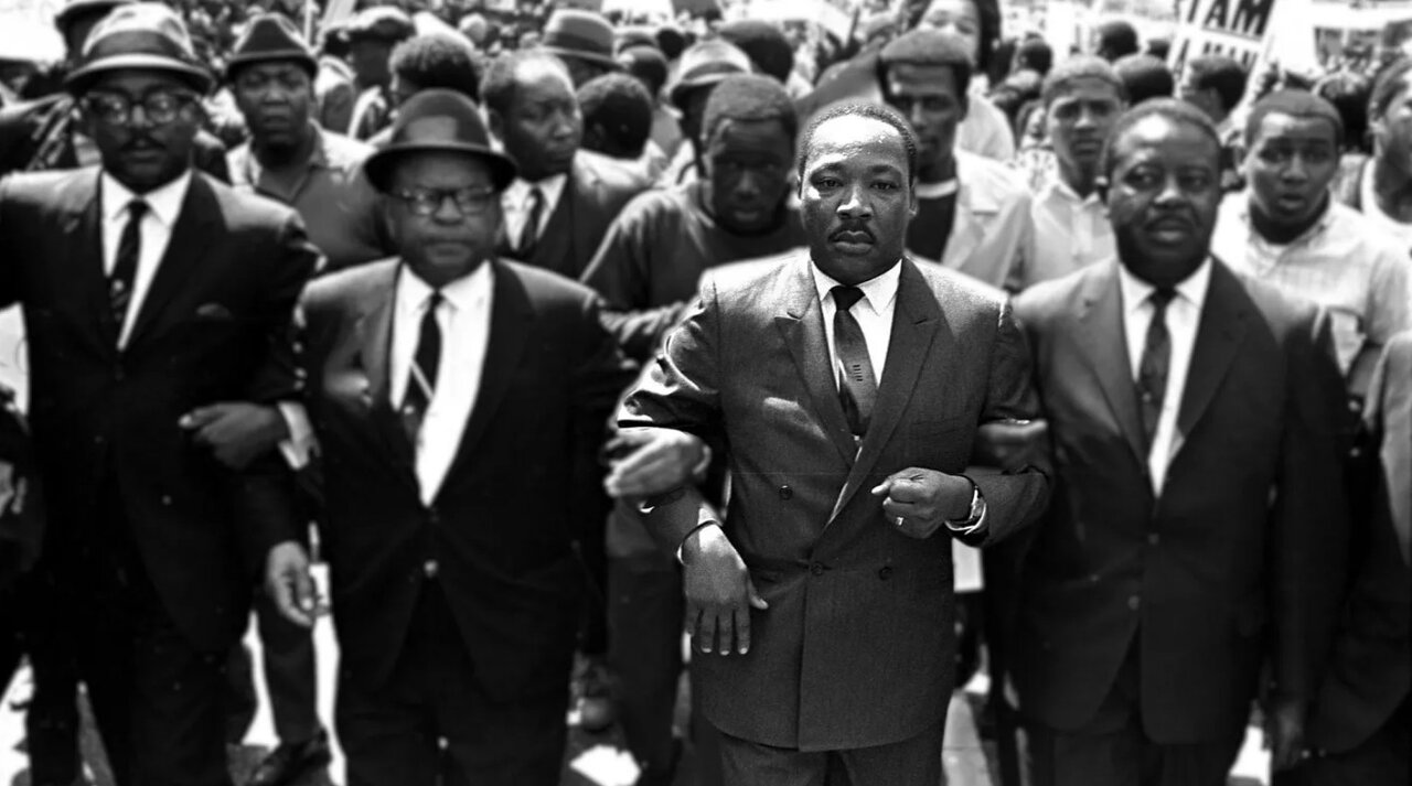 ترامپ برای رهایی از پرونده رسوایی جنسی آپیستن دست به دامان مارتین لوترکینگ شد