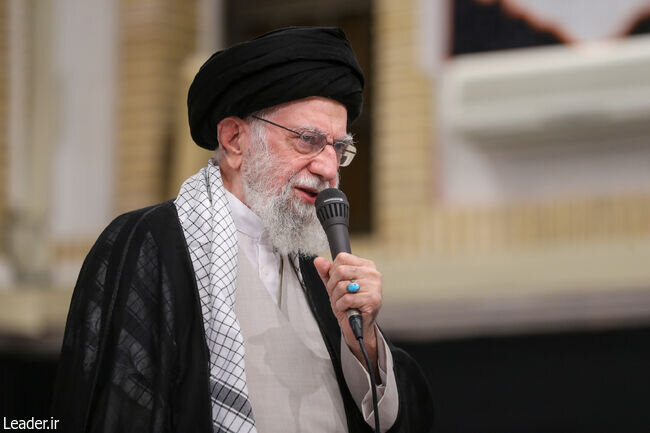 ببینید |  پنجره متفاوتی به مراسم بزرگداشت شهدای جنگ تحمیلی اخیر با حضور و سخنرانی رهبر معظم انقلاب