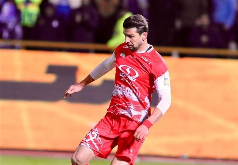 هر کاری کندی از پرسپولیس نمی‌روم!