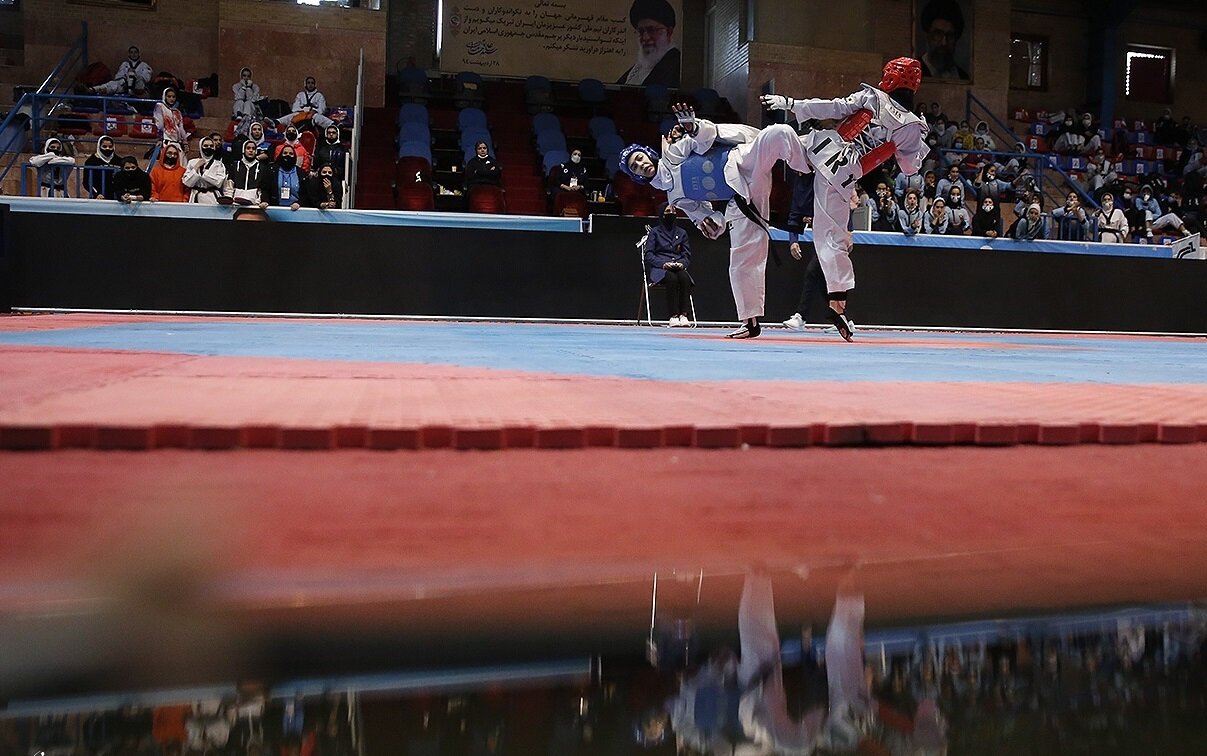 عکس| مبینا و ناهید در کنار هم با لباس متفاوت!/ خواهر ساعی سرمربی خاموش تیم ملی تکواندو زنان