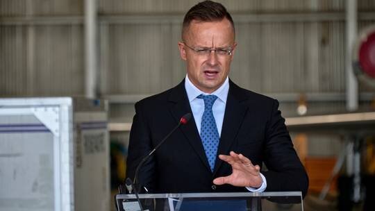 بوداپست: اتحادیه اروپا به جای صلح، خود را برای «جنگی طولانی» در اوکراین آماده می‌کند