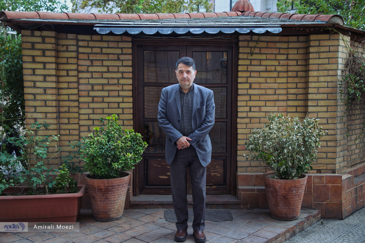 عکس | منت عجیب آقای گزارشگر  صدای پژوهشگر تاریخ را هم درآورد!