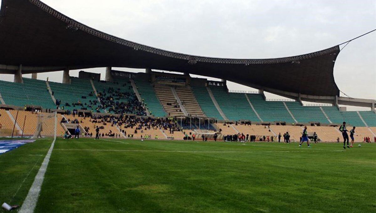 ببینید | وضعیت نامناسب چمن تختی در آستانه دیدار چادرملو و پرسپولیس