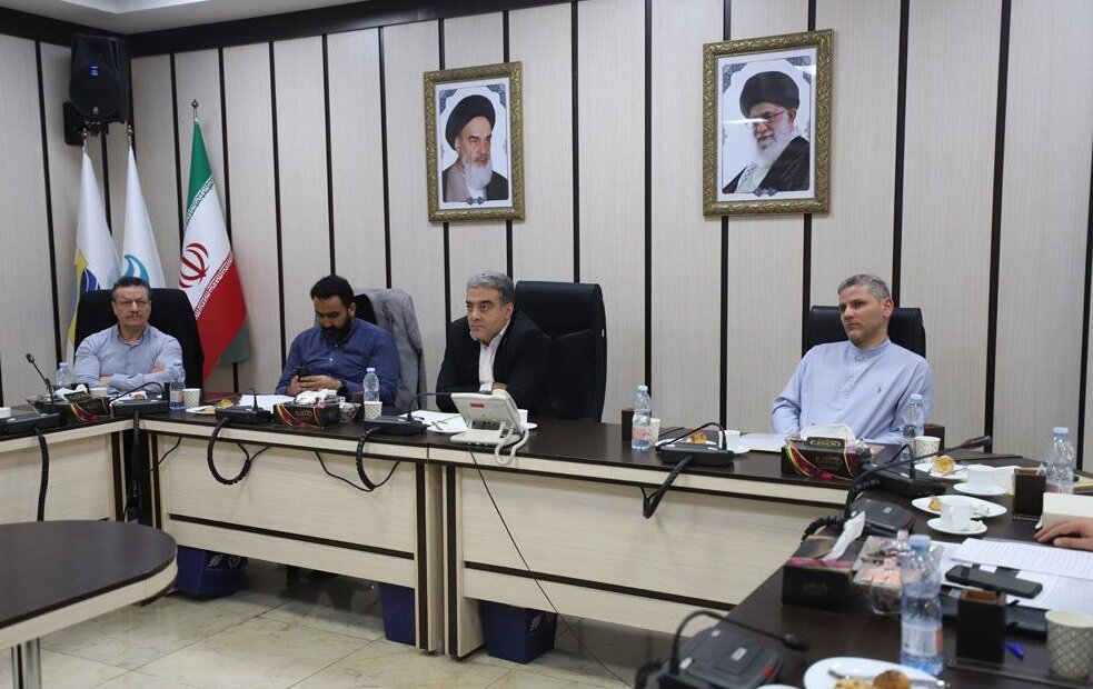 توسعه شبکه زیرساخت شهری و فیبر نوری در دستور کار منطقه آزاد کیش