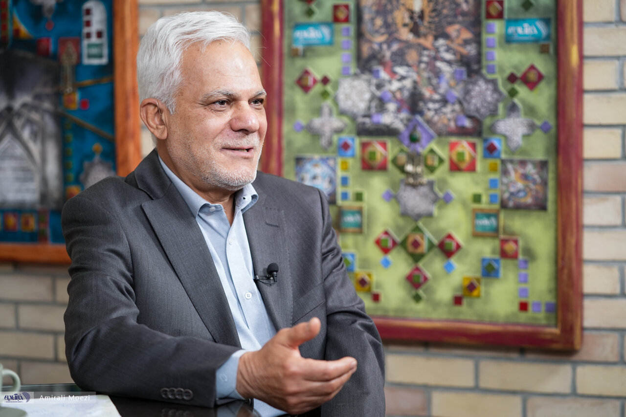 ببینید | ماجرای تذکر گرفتن مرتضی طلایی از فرمانده پلیس وقت/ باید بپذیریم اشتباه هست