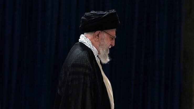 پیکر رهبر شهید انقلاب به امام رضا سپرده شد