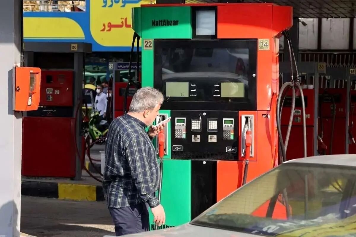 نرخ سوم بنزین رسما اعلام شد/ جزییات جدید درباه تغییر در نرخ سوم بنزین/تکلیف سهمیههای ۶۰ لیتری و ۵۰ لیتری بنزین چه میشود؟ نرخ سوم بنزین رسما اعلام شد/ جزییات جدید درباه تغییر در نرخ سوم بنزین/تکلیف سهمیههای ۶۰ لیتری و ۵۰ لیتری بنزین چه میشود؟