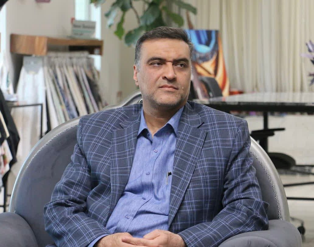 روح‌ الله جمعه‌ای: امام جمعه مشهد گفت «خوشبختانه» حرکت‌های دیپلماتیک در جنگ به نتیجه نرسید، انگار بگوید «خوشبختانه» جنگ دوباره آغاز و تحریم ادامه دارد